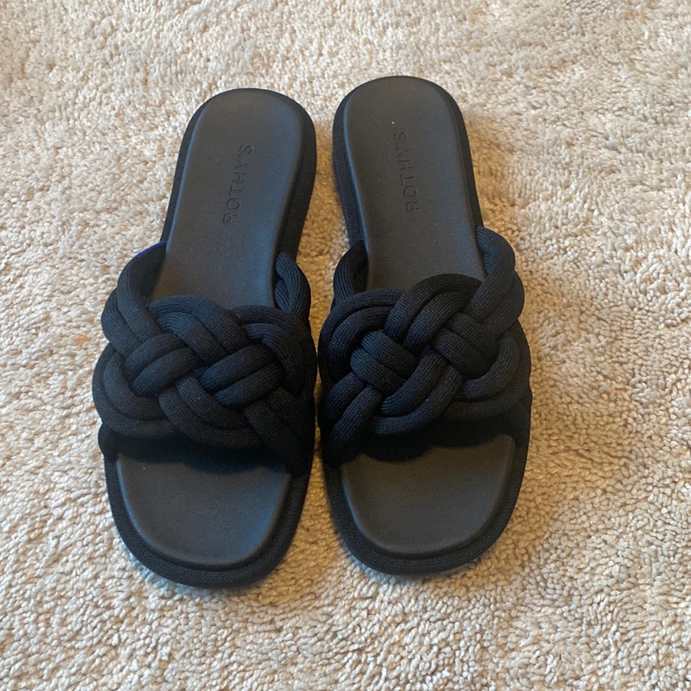 EUC Rothys sandals